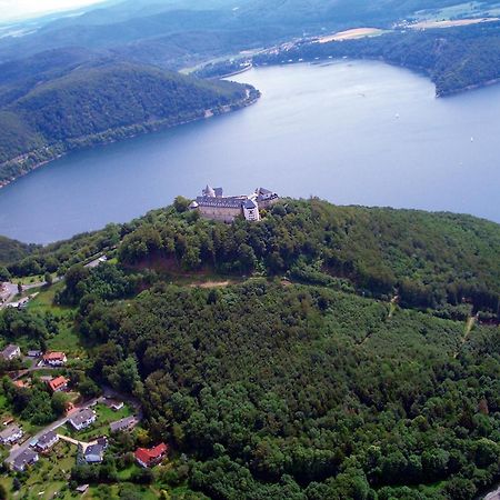 Отель Gaestehaus Stolzenberg Халленберг Экстерьер фото